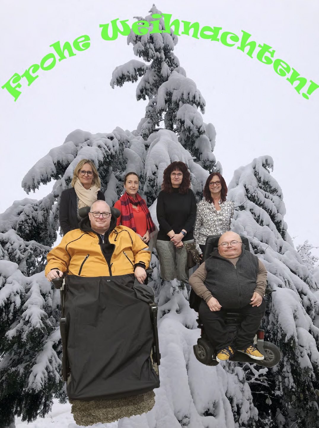 Von links nach rechts sind Cornelia von Pappenheim, Michael Hausmanninger, Anja Kleine, Nadja Rackwitz-Ziegler, Susanne Lang und Oswald Utz inmitten einer Schneelandschaft mit schneebedeckten Tannenbäumen zu sehen