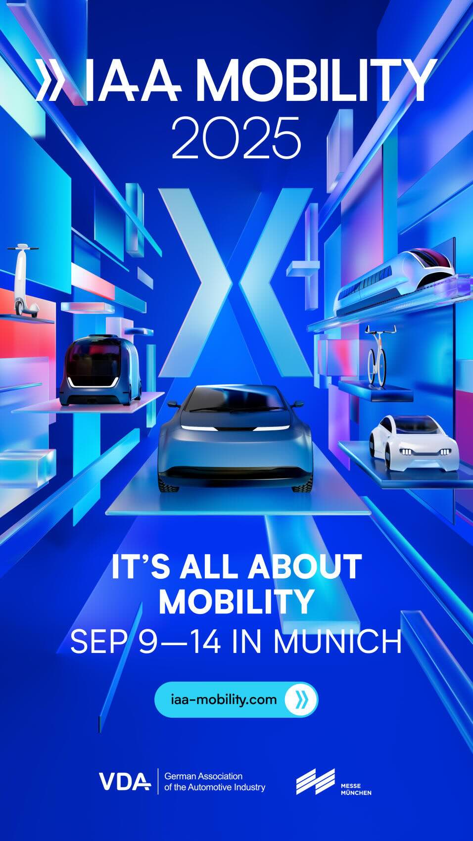 Werbeplakat für die IAA Mobility 2025 in München vom 9. bis 14. September. Im Zentrum steht der Schriftzug ‚IAA MOBILITY 2025‘. Darunter der Slogan ‚It’s all about mobility‘. Gezeigt werden futuristische Fahrzeuge wie Autos, Bus, Fahrrad, E-Scooter und ein Zug in einer blau leuchtenden, digitalen Umgebung. Logos von VDA und Messe München unten.
